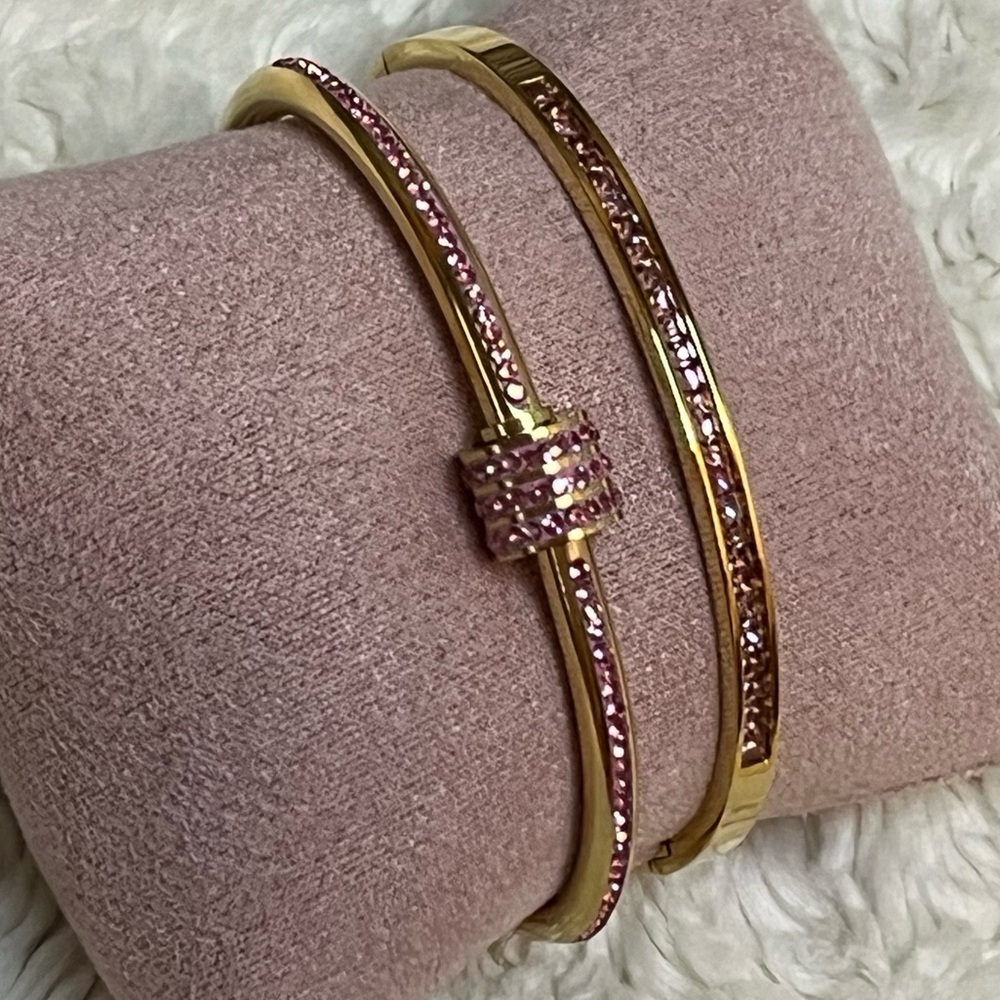 Set of 2 stainless steel gold plated bangles